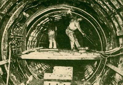 Kaupungin ja Etelä-Lontoon rautatien tunneleiden laajentaminen, uudet ja vanhat halkaisijat, 1930. tekijältä Unbekannt