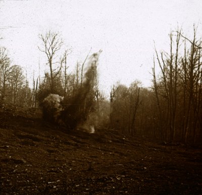 Panssarivaunun ampuma ammuksen räjähdys, c1914-c1918 tekijältä Unbekannt