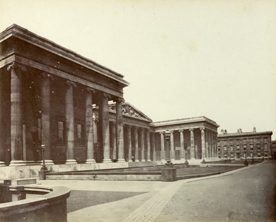 British Museumin ulkopuoli, Great Russell Street, Lontoo, 1887 tekijältä Unbekannt