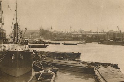 Uskolliset alukset, jotka palvelevat Lontoota, tarvitsevat: uima-altaan Custom Housesta Billingsgateen, vuonna 1935. tekijältä Unbekannt