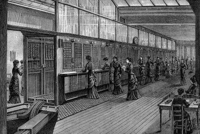 Naispuheenjohtajat keskuspuhelinkeskuksessa Pariisissa, 1890 tekijältä Unbekannt