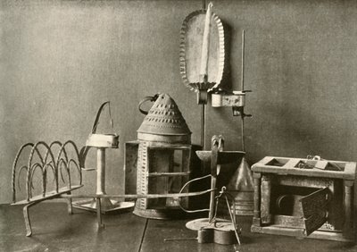 Jalkojenlämmitin, öljylamput, kynttilälamppu, tinalyhty ja leivänpaahdin, 1700-luku, 1937. tekijältä Unbekannt