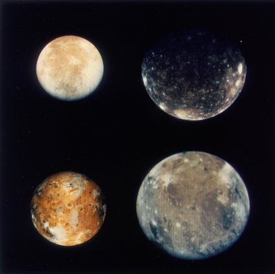 Jupiterin neljä kuuta, Io, Europa, Ganymede ja Callisto, 1979 tekijältä Unbekannt