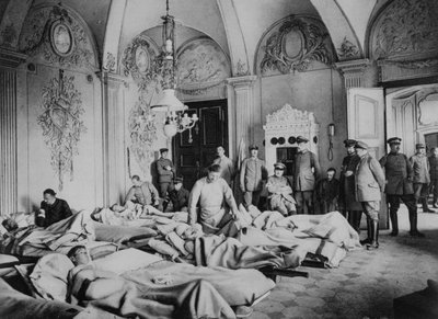 Ranskalaiset ja saksalaiset haavoittuivat linnassa Ranskassa, ensimmäinen maailmansota, 1915 tekijältä Unbekannt