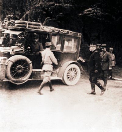 Ranskalaiset upseerit ja ajoneuvo, c1914-c1918. tekijältä Unbekannt