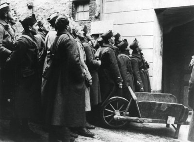Ranskalaiset sotilaat armeijan elokuvateatterissa, Ranska, 1940 tekijältä Unbekannt