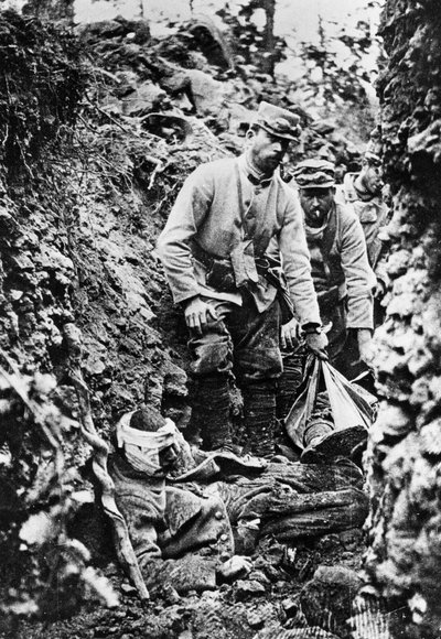 Ranskan joukot Saksan hyökkäyksen ja pommituksen jälkeen, ensimmäinen maailmansota, 30. kesäkuuta 1915 tekijältä Unbekannt