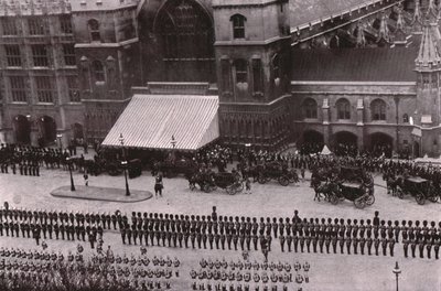 Kuningas Edward VII:n hautajaiskulkue Lontoossa 20. toukokuuta 1910. tekijältä Unbekannt