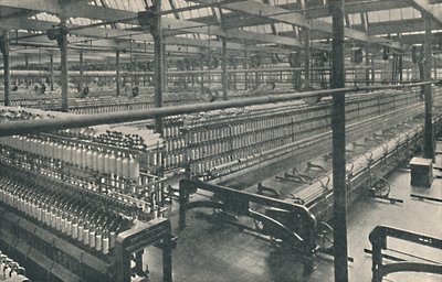 Yleisnäkymä kehruuhuoneesta, c1917 tekijältä Unbekannt