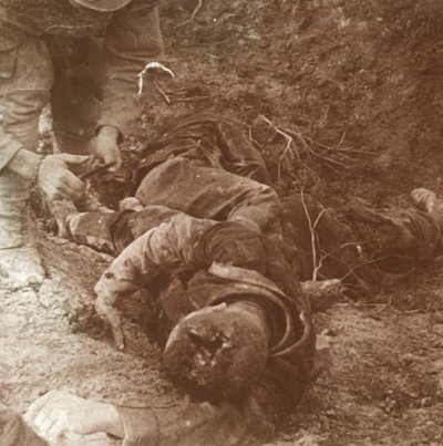 Saksalainen ruumis, Champagne, Pohjois-Ranska, 1915 tekijältä Unbekannt