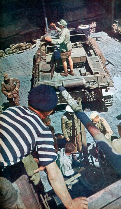 Saksalaiset aseet ja ammukset saapuvat Pohjois-Afrikkaan vuonna 1942 tekijältä Unbekannt