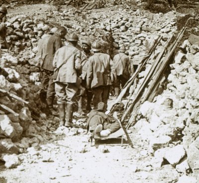 Saksalainen haavoittunut, Thiaumont, Verdun, Pohjois-Ranska, c1914-c1918 tekijältä Unbekannt