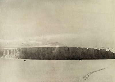 Jäätikkö Cape Barnen eteläpuolella, jossa moottori kulkee merijäällä, c1908, 1909. tekijältä Unbekannt