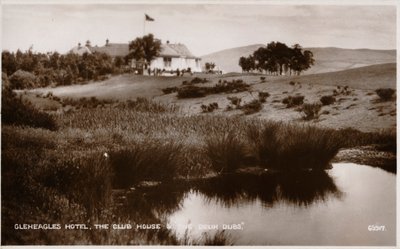 Gleneagles Hotel, The Club House & The Deuk Dubs, vuodelta 1930 tekijältä Unbekannt