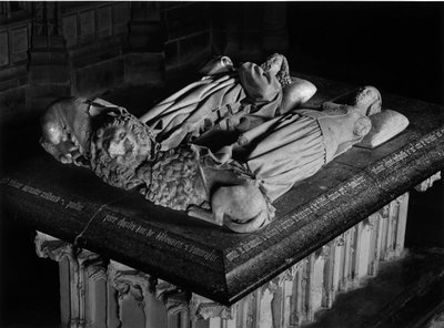 Goottilainen taide: Kaarle I:n Bourbonin (1401-1457) ja Agnesin Burgundialainen (1407-1476) Gisantsit, Jacques Morelin (1417-1459) veistokset. 1448-1453. Saint Pierre de Souvignyn (Allier) kirkko. tekijältä Unbekannt