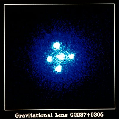 Gravitaatiolinssi G2237+0305 tekijältä Unbekannt