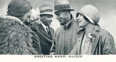 Tervehdys maorioppaat, 1927 1937 tekijältä Unbekannt