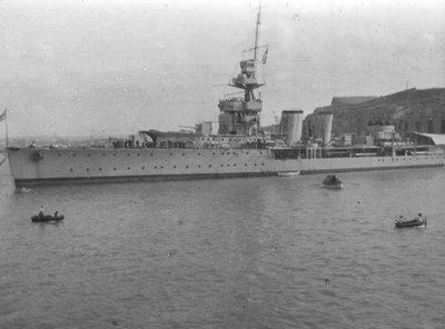 HMS Cardiff, brittiläinen C-luokan kevyt risteilijä, Malta, 1920-luku tekijältä Unbekannt