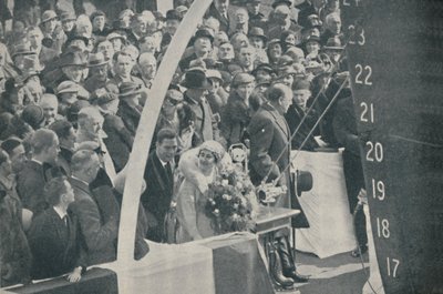 HRH Yorkin herttuatar Yorkin herttuan kanssa käynnistämässä Strathmoren 4. huhtikuuta 1935 1936 tekijältä Unbekannt