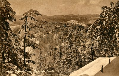 Voimakas lumisade lähellä Kasumptia, Shimla, c1918-c1939. tekijältä Unbekannt