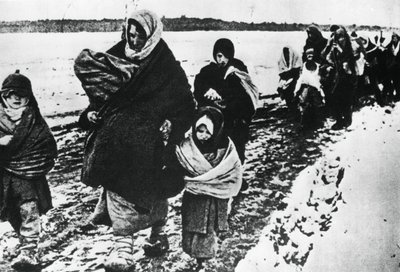Kodittomia pakolaisnaisia ja -lapsia, Venäjä, 1941 tekijältä Unbekannt