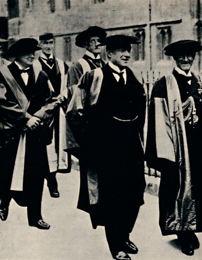Kunniatutkinto Oxfordissa, 1925, 1945. tekijältä Unbekannt