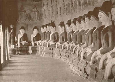 Buddhalaisen temppelin sisustus, Sagaing, 1900. tekijältä Unbekannt