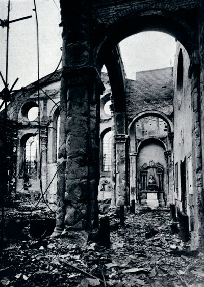 St. Mary Le Bow -kirkon sisätilat, Cheapside paloi ilmahyökkäyksessä, 1941 tekijältä Unbekannt