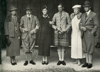 Kuningas Yrjö V, kuningatar Mary, prinssi George, prinsessa Marina... Balmoralissa vuonna 1934, 1951. tekijältä Unbekannt