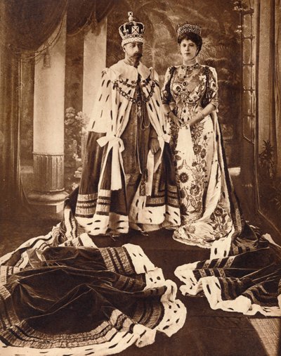 Kuningas Yrjö V ja kuningatar Mary kruunattiin ja pukeutuivat Delhi Durbariin, 1911 1935. tekijältä Unbekannt
