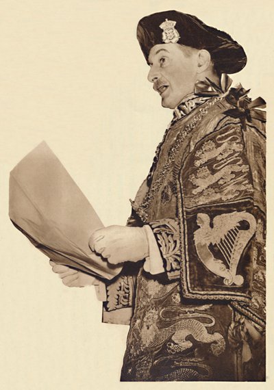 Kings of Arms julistaa kuninkaaksi, 1936, 1937 tekijältä Unbekannt