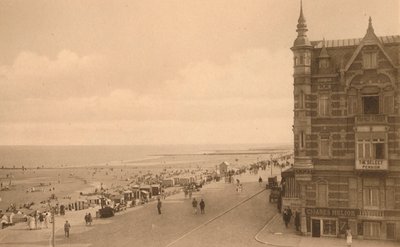 La Digue et la Plage, Promenade and the Beach, c1900. tekijältä Unbekannt