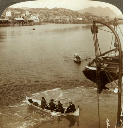 Laskeutuminen höyrylaivalta arktisessa maassa, Svolvaer, Lofootit, Pohjois-Norja, c1905. tekijältä Unbekannt