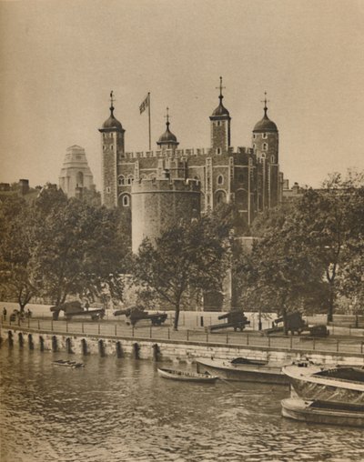 Lontoon vanhimmat ja uusimmat julkiset rakennukset Tower Bridgestä, vuodelta 1935. tekijältä Unbekannt