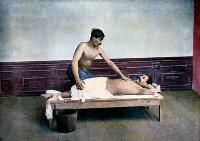 Mies hieronnassa kylpylässä, c1890 tekijältä Unbekannt