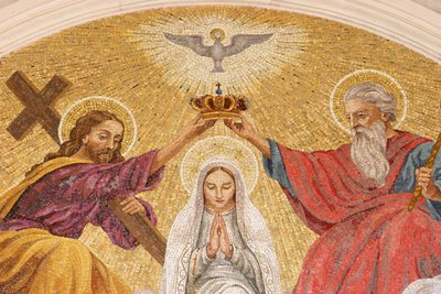 Marian kruunajaiset. Fatiman basilika, Fatima, Portugali tekijältä Unbekannt