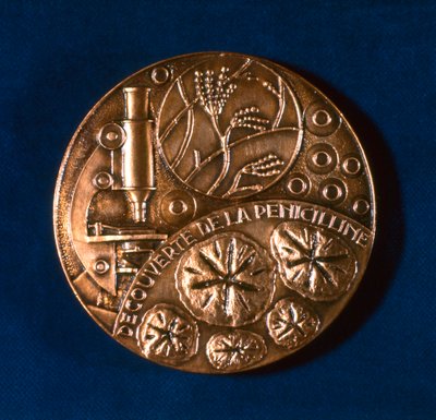 Mitali penisilliinin löydön muistoksi, 1945 tekijältä Unbekannt