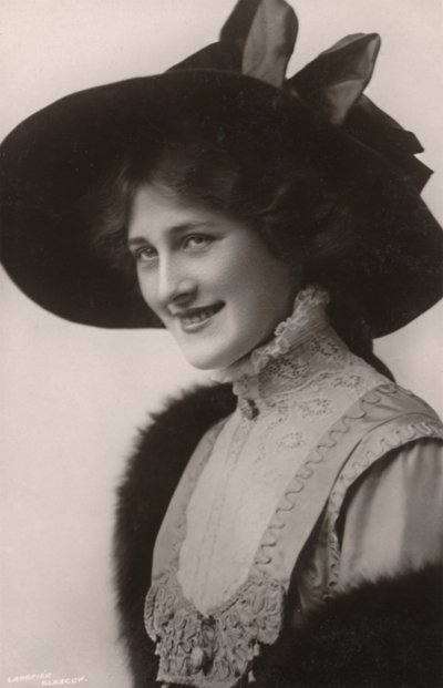 Miss Phyllis Dare, 1890-1975, c1930. tekijältä Unbekannt
