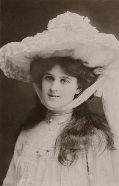 Neiti Zena Dare, 1887-1975, c1930. tekijältä Unbekannt