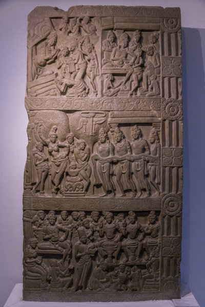 Intian kansallismuseo, Delhi. Buddhan elämän kohtauksia. Ikshvaku, 3. vuosisadalla jKr. Nagarjunakonda, Andhra Pradesh. Harmaa kalkkikivi. Yksityiskohta. Intia. tekijältä Unbekannt