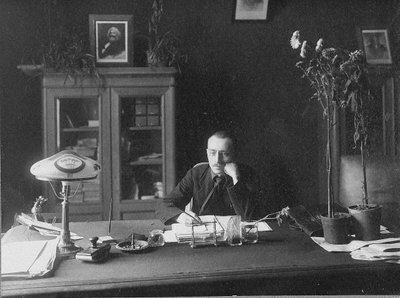 Nikolai Aleksandrovitš Miljutin 1889-1942 tekijältä Unbekannt