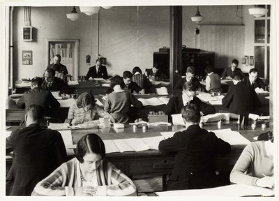 Toimistotyöntekijät, n. 1930 tekijältä Unbekannt