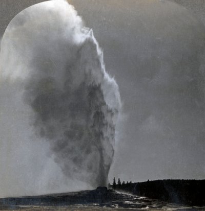 Old Faithful, Geysirien kuningatar, Yellowstonen kansallispuisto, Wyo, USA, 1904. tekijältä Unbekannt