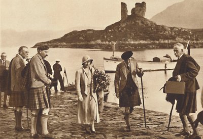 Meren yli Skyeen - laskeutuminen Skyeen Golden Hind -jahdilta, 1933 1937 tekijältä Unbekannt