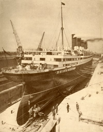 Suuren lainerin kunnostus Graving Dockissa Liverpoolissa, vuodelta 1930. tekijältä Unbekannt