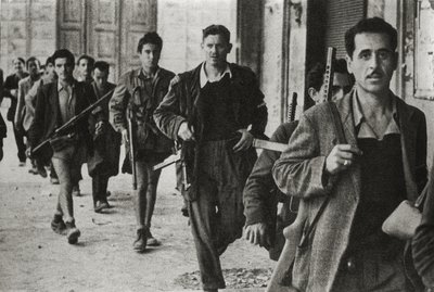 Partisaanit Cesenassa, Emilia Romagnassa, Italiassa, lokakuussa 1944 (b / e kuva) tekijältä Unbekannt