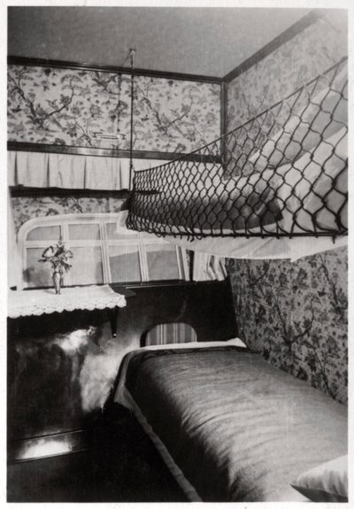 Matkustajahytti yöllä, LZ 127 Graf Zeppelin, 1933 tekijältä Unbekannt