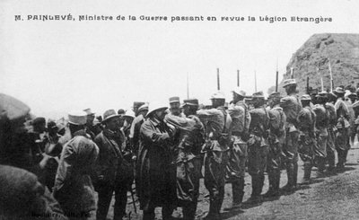 Paul Painlevé arvioi Ranskan muukalaislegioonan joukkoja, Marokko, 1926 tekijältä Unbekannt
