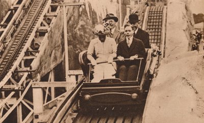 Prinssi George ja prinsessa Mary Earls Court -näyttelyn avajaisissa Lontoossa, 1913 1935. tekijältä Unbekannt