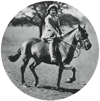 Prinsessa Elizabeth hevosen selässä, Windsor Great Park, 1935, 1937 tekijältä Unbekannt